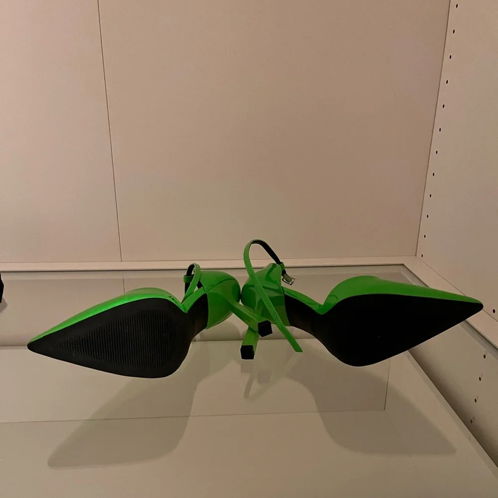 Green Strap pointed toe heels - Picture 3 of 4